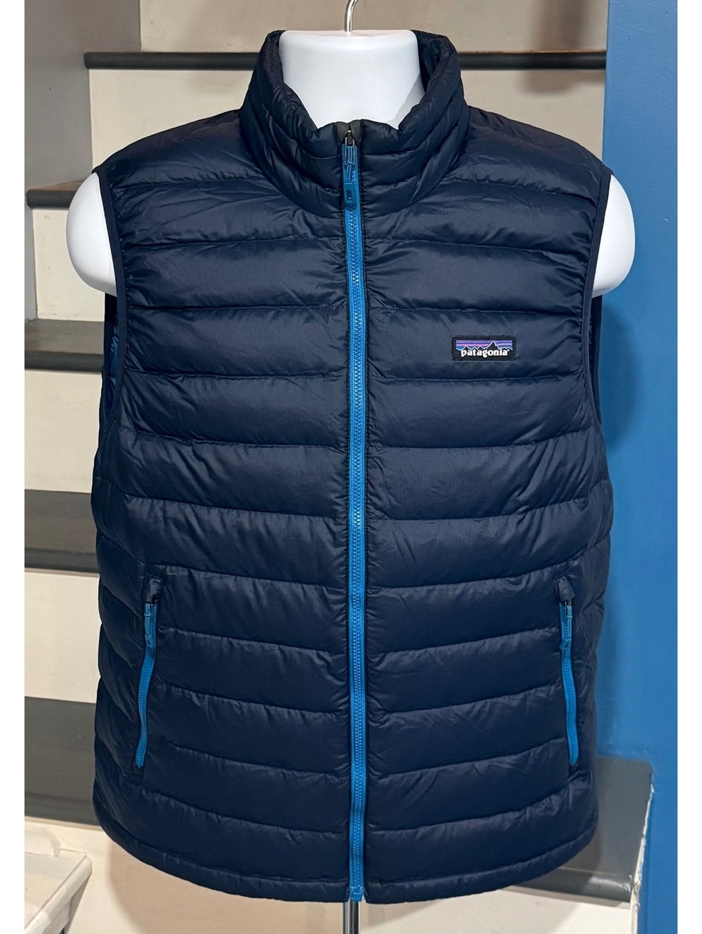 Patagonia Men’s Medium Full Zip Down Sweater Vest Puffer Goose Jacket Navy Blue